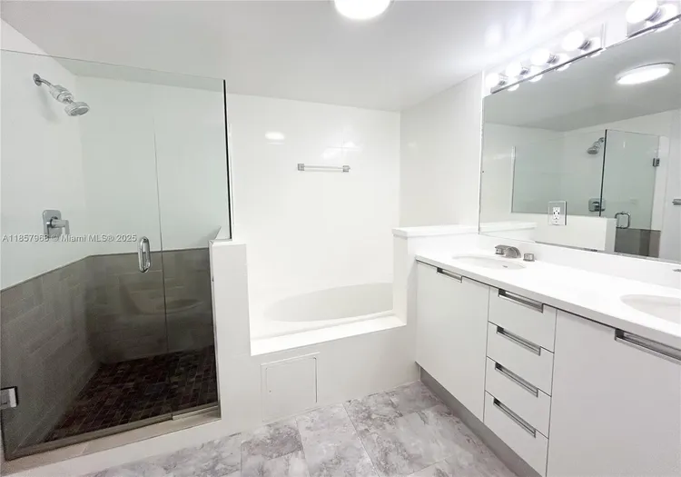 Avanti Miami Beach #163-5 image #13