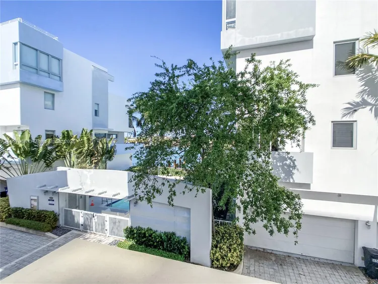 Avanti Miami Beach #163-5 image #17