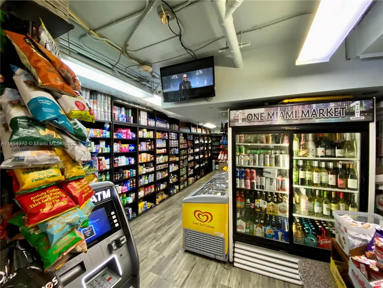 One Miami #1601 image #20