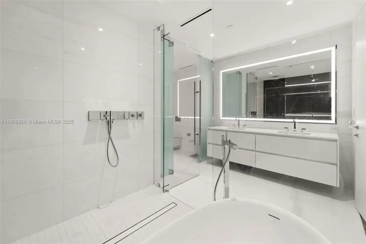 Aston Martin Residences #3602 image #9