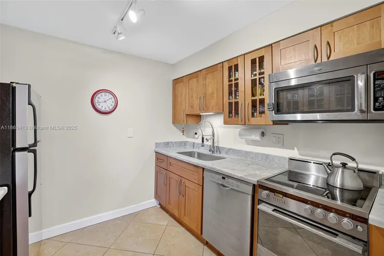 Lauderdale Tower #K8 image #17