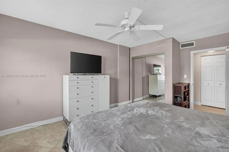 Lauderdale Tower #K8 image #34