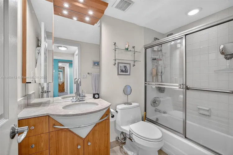 Lauderdale Tower #K8 image #36