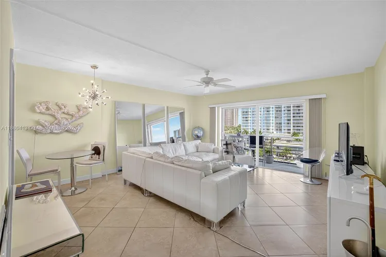 Lauderdale Tower #K8 image #6