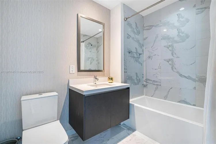 Paramount Miami Worldcenter #3301 image #13