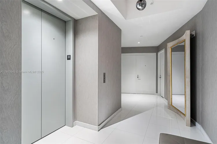 Paramount Miami Worldcenter #3301 image #20