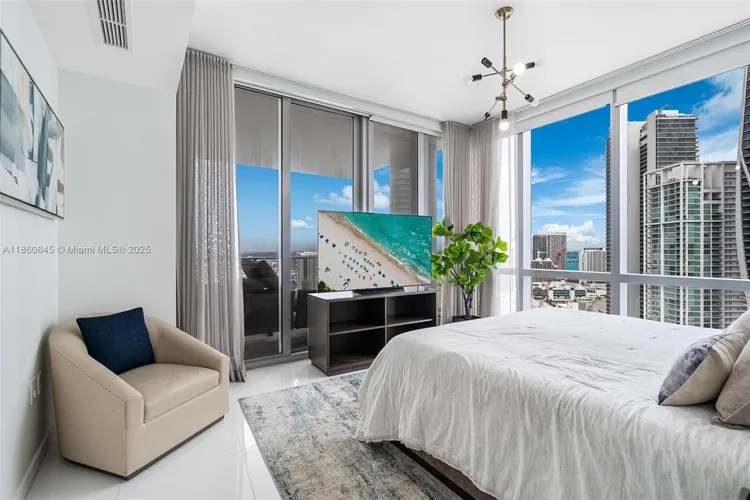 Paramount Miami Worldcenter #3301 image #7