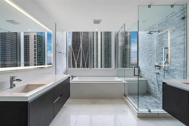 Paramount Miami Worldcenter #3301 image #8