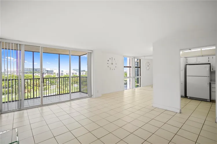 Coronado #901 image #10