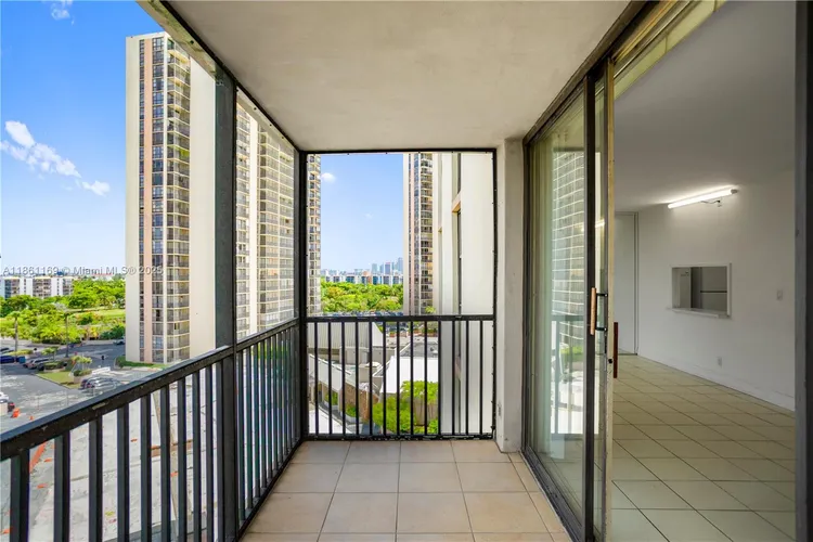 Coronado #901 image #12