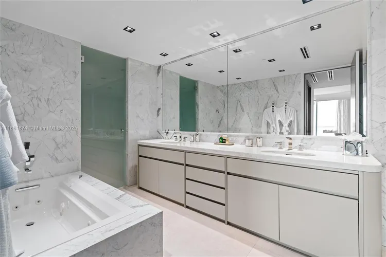 Fendi Chateau Residences #303 image #33