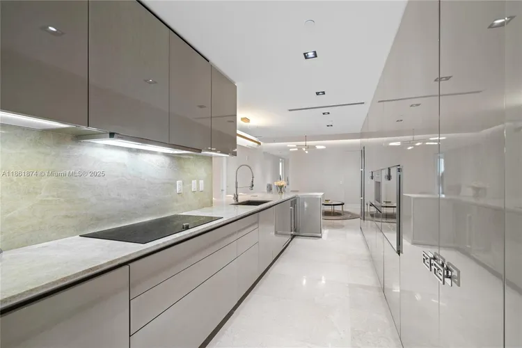 Fendi Chateau Residences #303 image #40