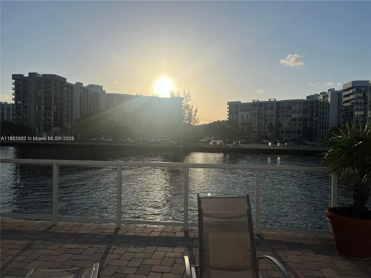 The Residences On Hollywood Beach #108 image #25