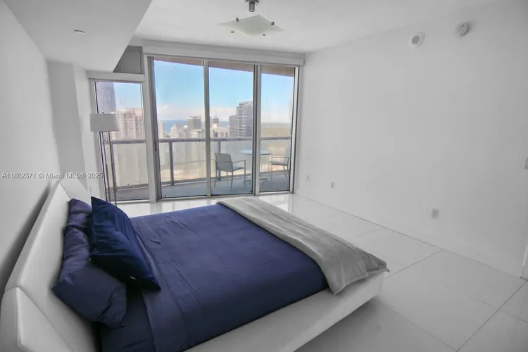 Icon Brickell II #5609 image #14