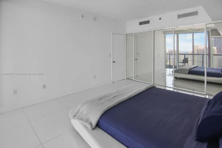 Icon Brickell II #5609 image #15