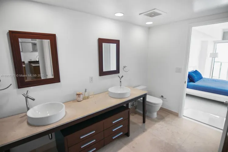 Icon Brickell II #5609 image #20