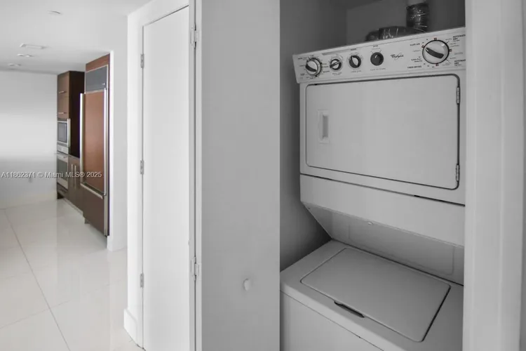 Icon Brickell II #5609 image #22