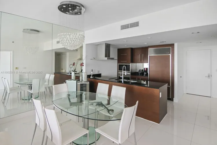 Icon Brickell II #5609 image #9