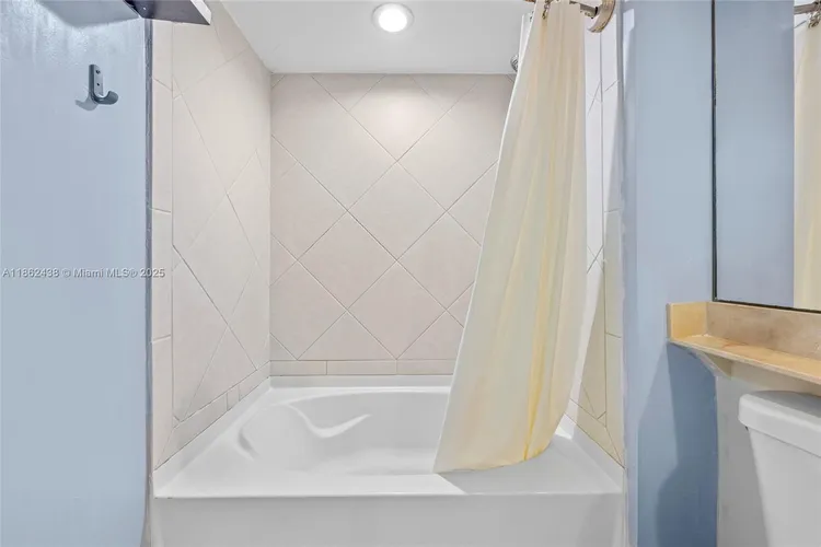 One Miami #1918 image #23