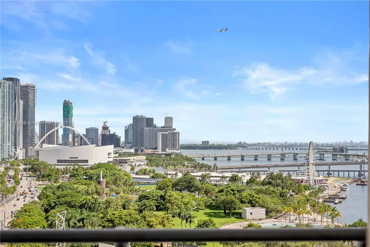 One Miami #1918 image #9