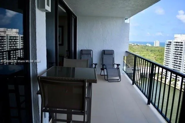 The Corinthian #20E image #26