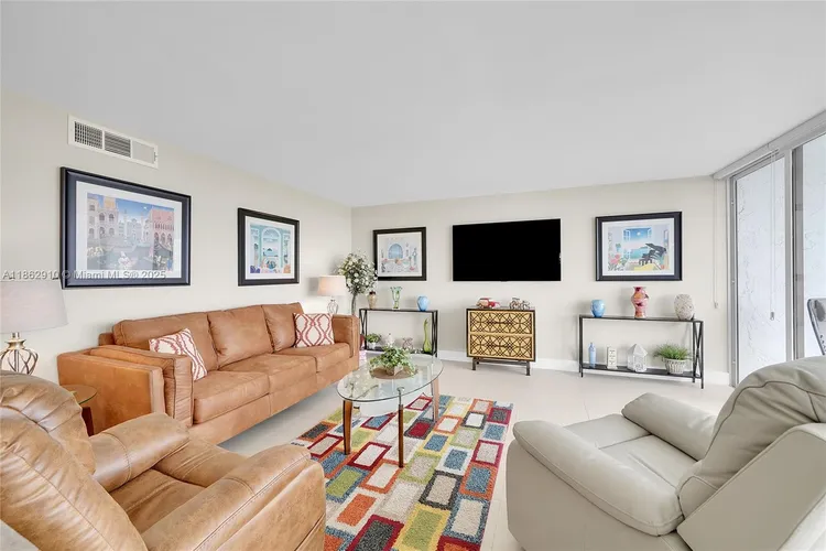 The Corinthian #20E image #6