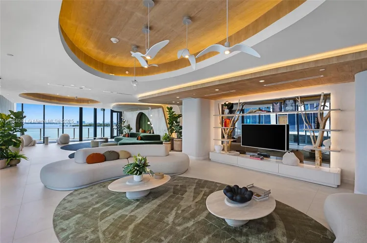 Aria Reserve South Tower #3204 image #25