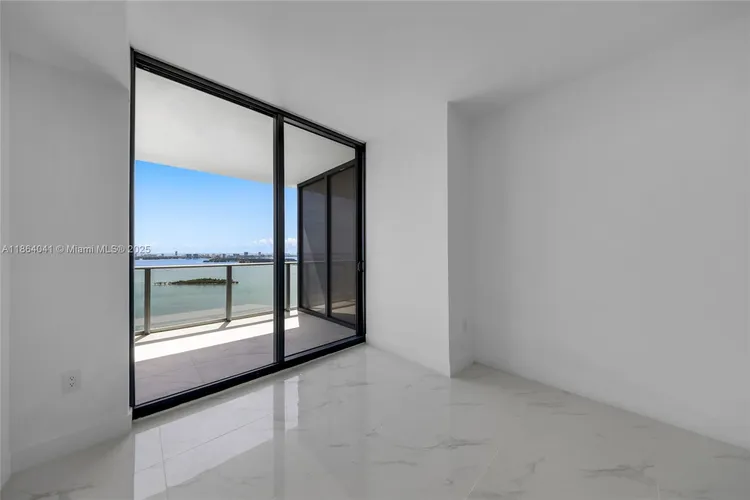 Aria Reserve South Tower #3204 image #37