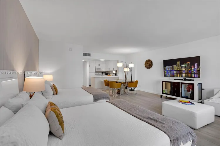 Roney Palace #542 image #11