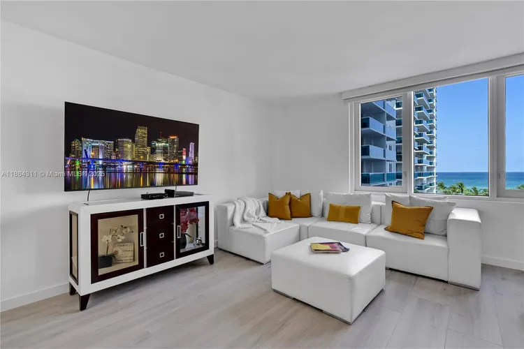 Roney Palace #542 image #12