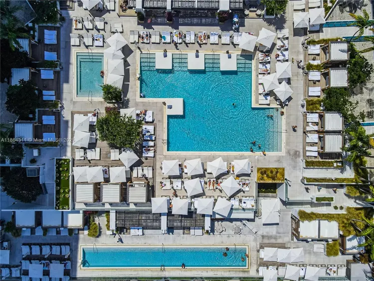 Roney Palace #542 image #20