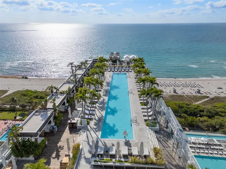 Roney Palace #542 image #27