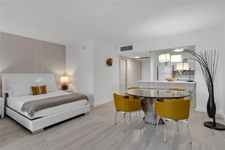 Roney Palace #542 image #8