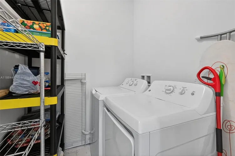 Merrick Manor #LPH910 image #24