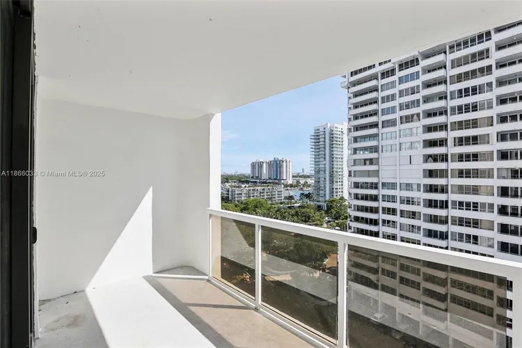 Nine Island Avenue #1209 image #12