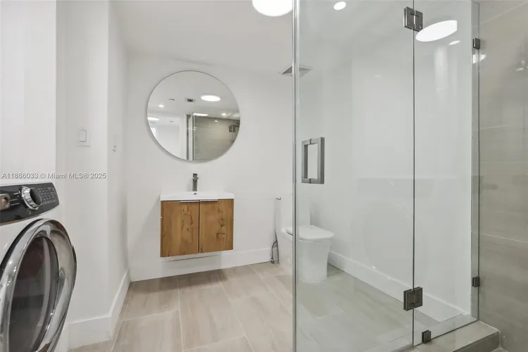 Nine Island Avenue #1209 image #24