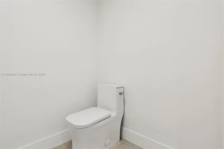Nine Island Avenue #1209 image #32