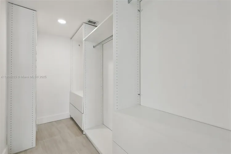 Nine Island Avenue #1209 image #33