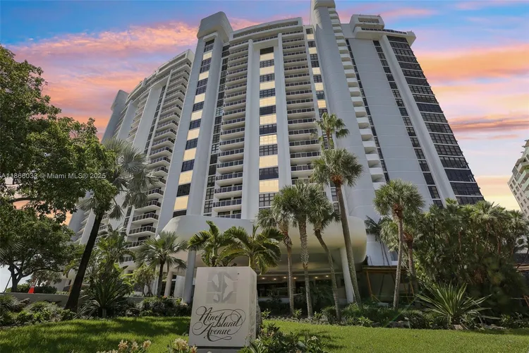 Nine Island Avenue #1209 image #39