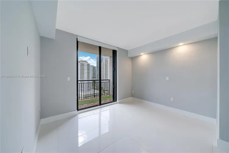 Brickell Key II #1809 image #12