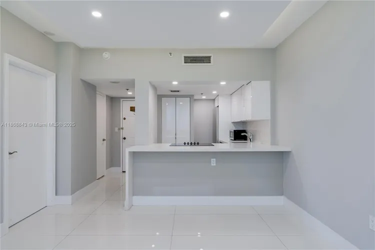 Brickell Key II #1809 image #15