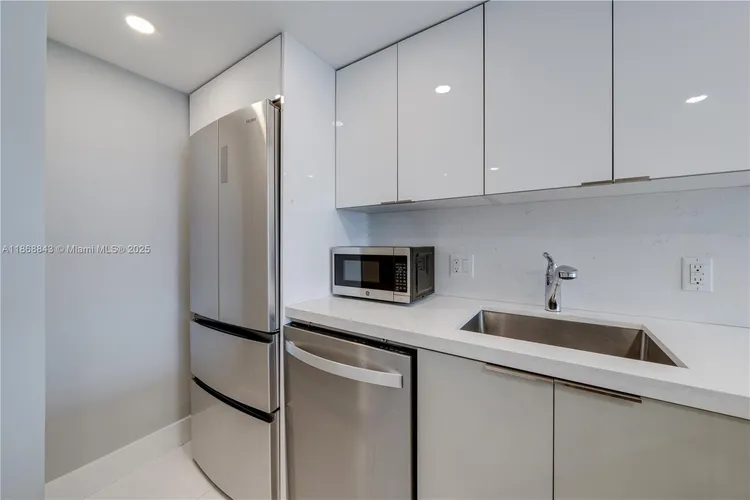 Brickell Key II #1809 image #25