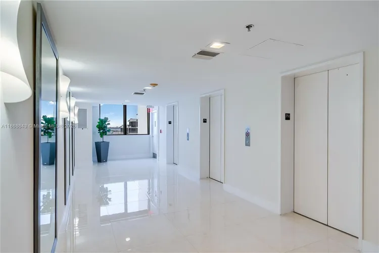 Brickell Key II #1809 image #32