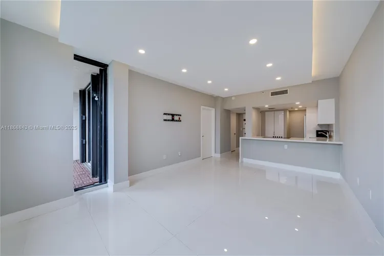 Brickell Key II #1809 image #8