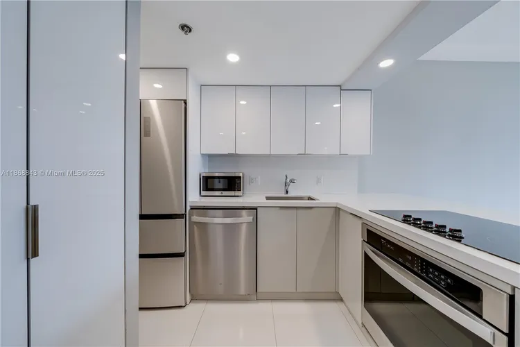 Brickell Key II #1809 image #9