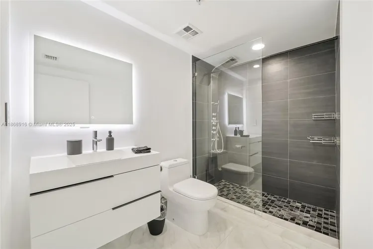 One Miami #2515 image #12