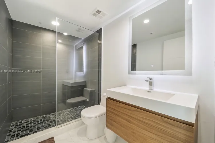 One Miami #2515 image #15