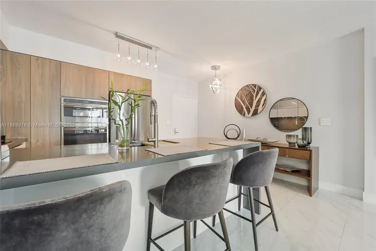 One Miami #2515 image #8