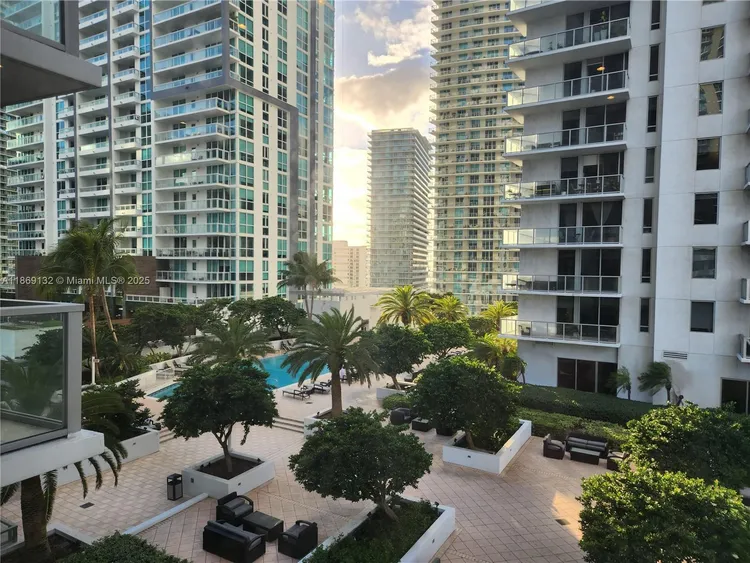 Avenue 1060 Brickell #1517 image #19