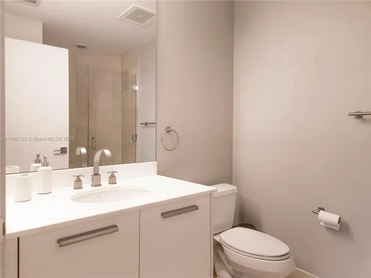 Avenue 1060 Brickell #1517 image #24